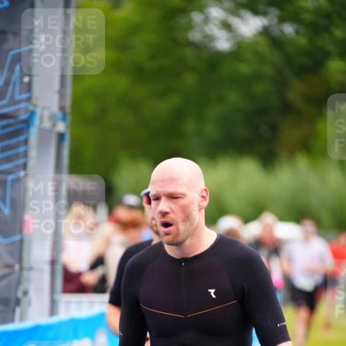 30.08.2026 - Elbe Triathlon Hamburg LAZAROV Photography http://msf.ph/oto/10054499 30.08.2026 10:55:40 Ziel 543, 582, 660 meine-sportfotos.de