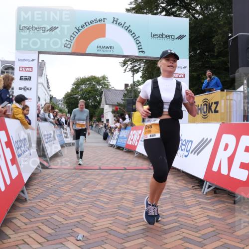 30.08.2026 - Blankeneser Heldenlauf Lena Gebhardt http://msf.ph/oto/10054500 30.08.2026 12:06:10 Ziel 2199, 2594, 2595, 2936 meine-sportfotos.de