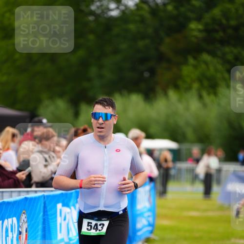 30.08.2026 - Elbe Triathlon Hamburg LAZAROV Photography http://msf.ph/oto/10054523 30.08.2026 10:55:45 Ziel 543 meine-sportfotos.de