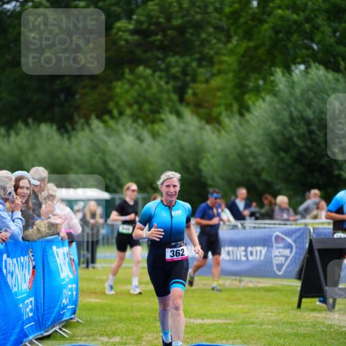 30.08.2026 - Elbe Triathlon Hamburg LAZAROV Photography http://msf.ph/oto/10054534 30.08.2026 10:56:12 Ziel 362 meine-sportfotos.de