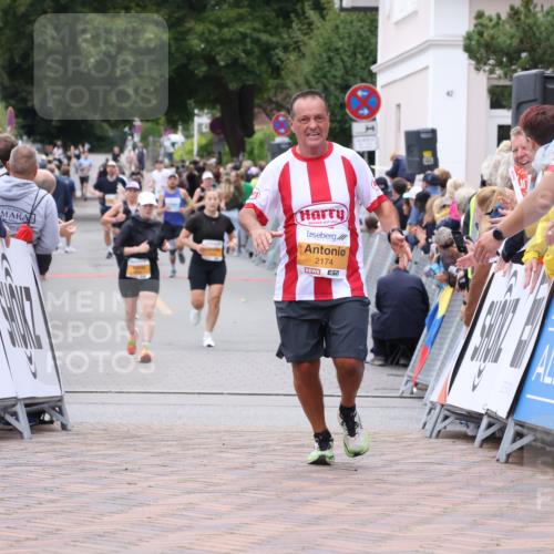 30.08.2026 - Blankeneser Heldenlauf Lena Gebhardt http://msf.ph/oto/10054549 30.08.2026 12:06:18 Ziel 2174, 2594, 4482 meine-sportfotos.de