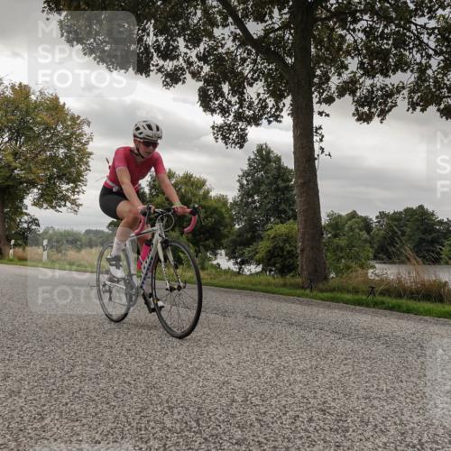 30.08.2026 - Elbe Triathlon Hamburg Michael Burmester http://msf.ph/oto/10054553 30.08.2026 11:07:05 Radfahren 1420 meine-sportfotos.de