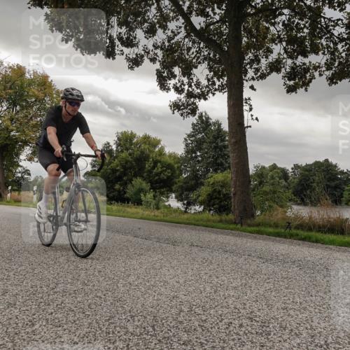 30.08.2026 - Elbe Triathlon Hamburg Michael Burmester http://msf.ph/oto/10054579 30.08.2026 11:07:41 Radfahren 925, 985, 1300, 1364, 1435, 1438, 1578 meine-sportfotos.de