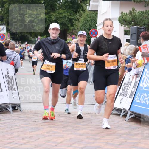 30.08.2026 - Blankeneser Heldenlauf Lena Gebhardt http://msf.ph/oto/10054584 30.08.2026 12:06:26 Ziel 2074, 2174, 2429, 2846, 4169 meine-sportfotos.de