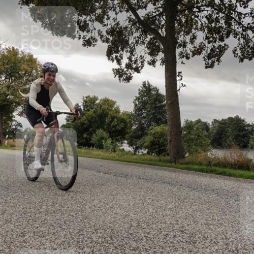 30.08.2026 - Elbe Triathlon Hamburg Michael Burmester http://msf.ph/oto/10054601 30.08.2026 11:07:58 Radfahren 907, 1287, 1325 meine-sportfotos.de
