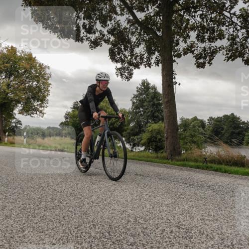 30.08.2026 - Elbe Triathlon Hamburg Michael Burmester http://msf.ph/oto/10054613 30.08.2026 11:08:13 Radfahren 1277, 1310, 1311, 1398, 1399, 1410, 1432 meine-sportfotos.de