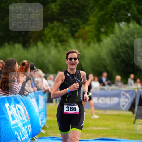 30.08.2026 - Elbe Triathlon Hamburg LAZAROV Photography http://msf.ph/oto/10054617 30.08.2026 10:57:20 Ziel 386 meine-sportfotos.de