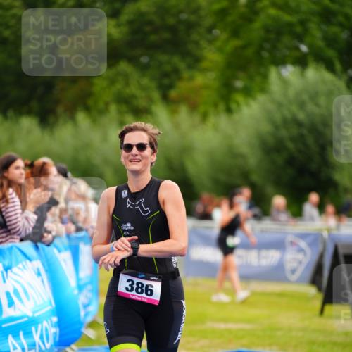 30.08.2026 - Elbe Triathlon Hamburg LAZAROV Photography http://msf.ph/oto/10054624 30.08.2026 10:57:21 Ziel 386 meine-sportfotos.de