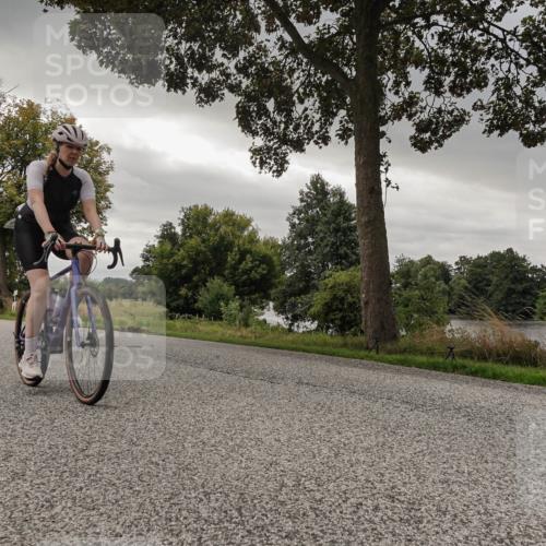 30.08.2026 - Elbe Triathlon Hamburg Michael Burmester http://msf.ph/oto/10054635 30.08.2026 11:08:43 Radfahren 906, 1258, 1516 meine-sportfotos.de
