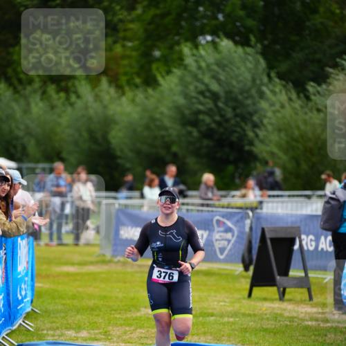 30.08.2026 - Elbe Triathlon Hamburg LAZAROV Photography http://msf.ph/oto/10054642 30.08.2026 10:57:29 Ziel 376 meine-sportfotos.de