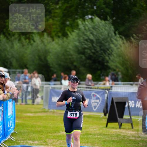 30.08.2026 - Elbe Triathlon Hamburg LAZAROV Photography http://msf.ph/oto/10054644 30.08.2026 10:57:29 Ziel 376 meine-sportfotos.de
