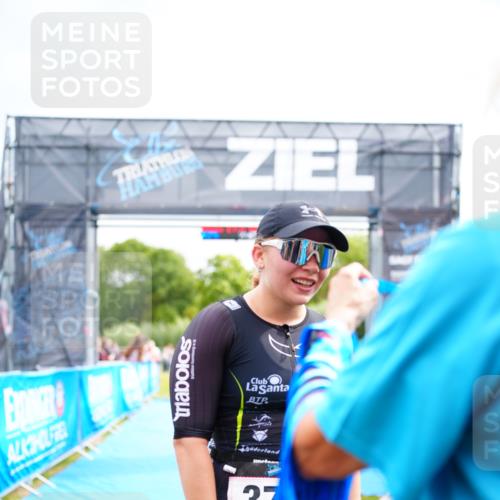 30.08.2026 - Elbe Triathlon Hamburg LAZAROV Photography http://msf.ph/oto/10054662 30.08.2026 10:57:35 Ziel  meine-sportfotos.de