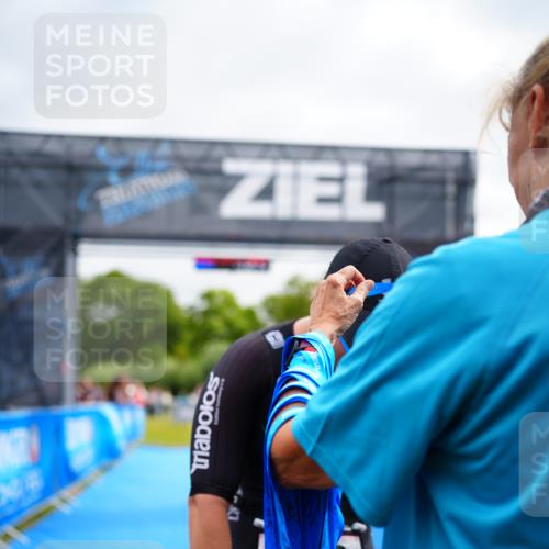 30.08.2026 - Elbe Triathlon Hamburg LAZAROV Photography http://msf.ph/oto/10054664 30.08.2026 10:57:36 Ziel  meine-sportfotos.de