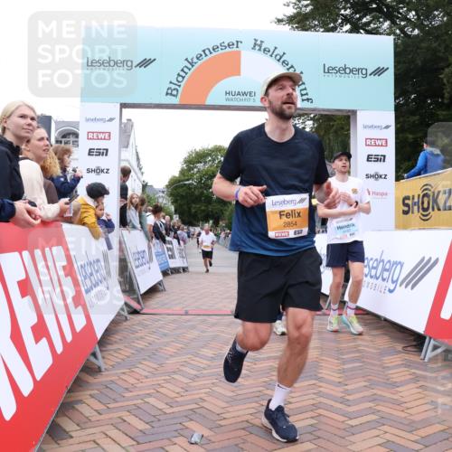30.08.2026 - Blankeneser Heldenlauf Lena Gebhardt http://msf.ph/oto/10054666 30.08.2026 12:06:36 Ziel 2074, 2370, 2846, 2854, 2895, 4157, 4169 meine-sportfotos.de