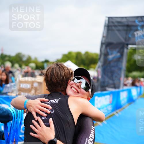 30.08.2026 - Elbe Triathlon Hamburg LAZAROV Photography http://msf.ph/oto/10054670 30.08.2026 10:57:39 Ziel 460 meine-sportfotos.de