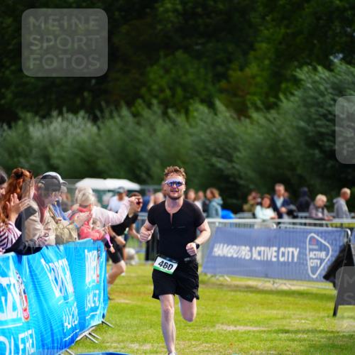 30.08.2026 - Elbe Triathlon Hamburg LAZAROV Photography http://msf.ph/oto/10054675 30.08.2026 10:57:43 Ziel 460 meine-sportfotos.de
