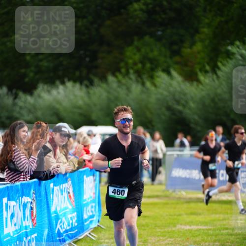 30.08.2026 - Elbe Triathlon Hamburg LAZAROV Photography http://msf.ph/oto/10054680 30.08.2026 10:57:44 Ziel 460 meine-sportfotos.de