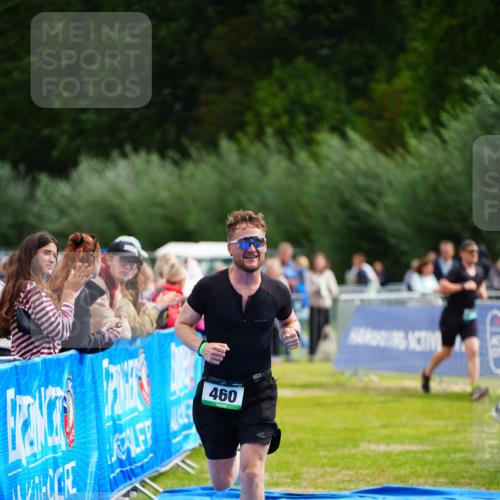 30.08.2026 - Elbe Triathlon Hamburg LAZAROV Photography http://msf.ph/oto/10054683 30.08.2026 10:57:44 Ziel 460 meine-sportfotos.de