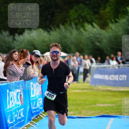 30.08.2026 - Elbe Triathlon Hamburg LAZAROV Photography http://msf.ph/oto/10054688 30.08.2026 10:57:45 Ziel 460 meine-sportfotos.de
