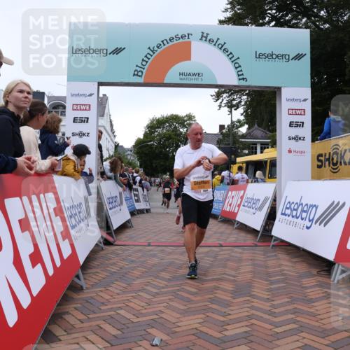 30.08.2026 - Blankeneser Heldenlauf Lena Gebhardt http://msf.ph/oto/10054716 30.08.2026 12:06:41 Ziel 2370, 2425, 2744, 2854, 2895, 4157 meine-sportfotos.de