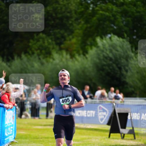 30.08.2026 - Elbe Triathlon Hamburg LAZAROV Photography http://msf.ph/oto/10054750 30.08.2026 10:59:15 Ziel 405, 418, 542 meine-sportfotos.de