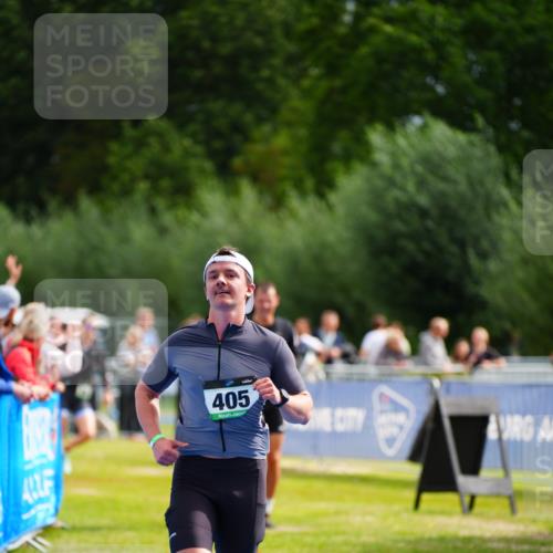 30.08.2026 - Elbe Triathlon Hamburg LAZAROV Photography http://msf.ph/oto/10054755 30.08.2026 10:59:15 Ziel 405, 418, 542 meine-sportfotos.de
