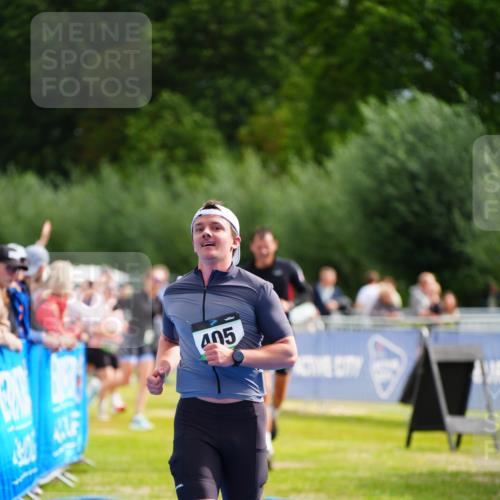 30.08.2026 - Elbe Triathlon Hamburg LAZAROV Photography http://msf.ph/oto/10054758 30.08.2026 10:59:16 Ziel 405, 418, 542 meine-sportfotos.de