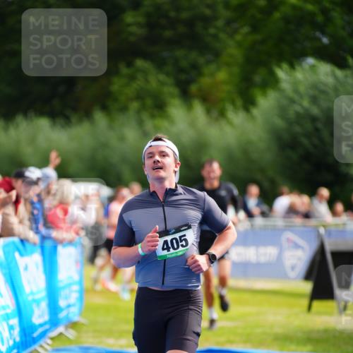 30.08.2026 - Elbe Triathlon Hamburg LAZAROV Photography http://msf.ph/oto/10054761 30.08.2026 10:59:16 Ziel 405, 418, 542 meine-sportfotos.de