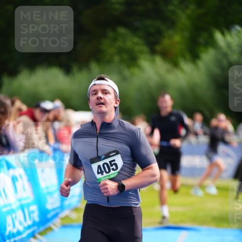 30.08.2026 - Elbe Triathlon Hamburg LAZAROV Photography http://msf.ph/oto/10054768 30.08.2026 10:59:16 Ziel 405, 418, 542 meine-sportfotos.de
