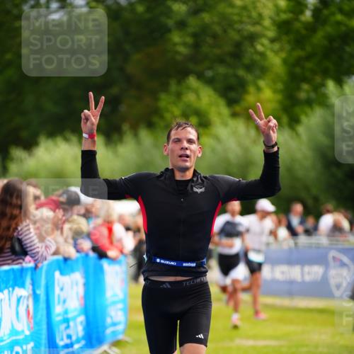 30.08.2026 - Elbe Triathlon Hamburg LAZAROV Photography http://msf.ph/oto/10054788 30.08.2026 10:59:19 Ziel 331, 405, 418, 542 meine-sportfotos.de