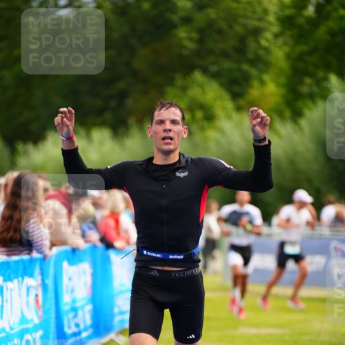 30.08.2026 - Elbe Triathlon Hamburg LAZAROV Photography http://msf.ph/oto/10054792 30.08.2026 10:59:19 Ziel 331, 405, 418, 542 meine-sportfotos.de