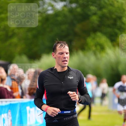 30.08.2026 - Elbe Triathlon Hamburg LAZAROV Photography http://msf.ph/oto/10054799 30.08.2026 10:59:20 Ziel 331, 418, 542 meine-sportfotos.de