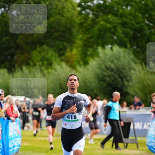 30.08.2026 - Elbe Triathlon Hamburg LAZAROV Photography http://msf.ph/oto/10054801 30.08.2026 10:59:22 Ziel 331, 418, 467, 542 meine-sportfotos.de