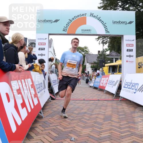 30.08.2026 - Blankeneser Heldenlauf Lena Gebhardt http://msf.ph/oto/10054804 30.08.2026 12:06:54 Ziel 2136, 2176, 4072, 4205 meine-sportfotos.de