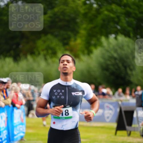30.08.2026 - Elbe Triathlon Hamburg LAZAROV Photography http://msf.ph/oto/10054809 30.08.2026 10:59:23 Ziel 331, 418, 467 meine-sportfotos.de