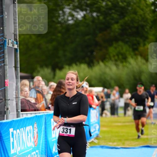 30.08.2026 - Elbe Triathlon Hamburg LAZAROV Photography http://msf.ph/oto/10054835 30.08.2026 10:59:27 Ziel 331, 467, 484 meine-sportfotos.de