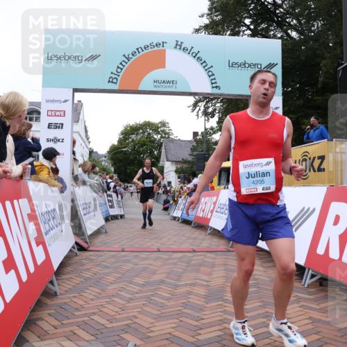 30.08.2026 - Blankeneser Heldenlauf Lena Gebhardt http://msf.ph/oto/10054840 30.08.2026 12:06:58 Ziel 2176, 4205, 4240 meine-sportfotos.de