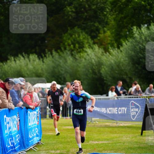 30.08.2026 - Elbe Triathlon Hamburg LAZAROV Photography http://msf.ph/oto/10054853 30.08.2026 10:59:32 Ziel 462, 467, 484 meine-sportfotos.de