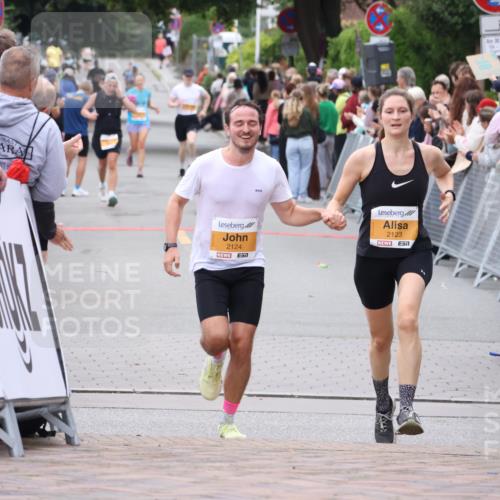 30.08.2026 - Blankeneser Heldenlauf Lena Gebhardt http://msf.ph/oto/10054871 30.08.2026 12:07:06 Ziel 4240 meine-sportfotos.de