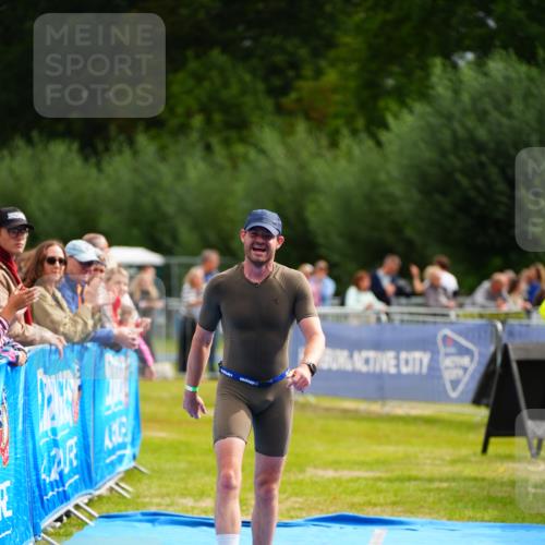 30.08.2026 - Elbe Triathlon Hamburg LAZAROV Photography http://msf.ph/oto/10054949 30.08.2026 11:00:04 Ziel 499 meine-sportfotos.de