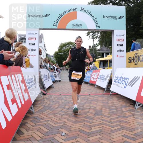30.08.2026 - Blankeneser Heldenlauf Lena Gebhardt http://msf.ph/oto/10054958 30.08.2026 12:07:22 Ziel 2715, 2857, 2868 meine-sportfotos.de