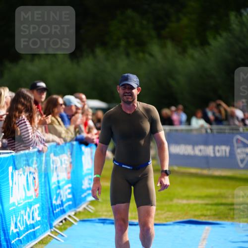 30.08.2026 - Elbe Triathlon Hamburg LAZAROV Photography http://msf.ph/oto/10054960 30.08.2026 11:00:06 Ziel 499 meine-sportfotos.de