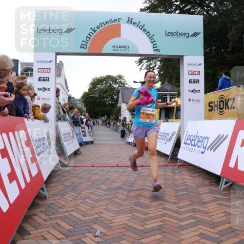 30.08.2026 - Blankeneser Heldenlauf Lena Gebhardt http://msf.ph/oto/10054981 30.08.2026 12:07:25 Ziel 2715, 2857, 2868 meine-sportfotos.de