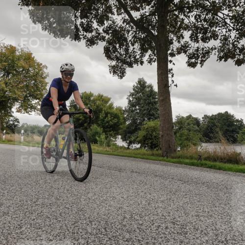 30.08.2026 - Elbe Triathlon Hamburg Michael Burmester http://msf.ph/oto/10054991 30.08.2026 11:20:02 Radfahren 1540, 1543 meine-sportfotos.de