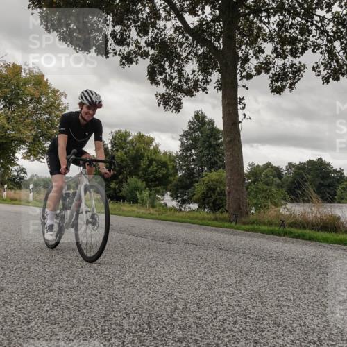 30.08.2026 - Elbe Triathlon Hamburg Michael Burmester http://msf.ph/oto/10055024 30.08.2026 11:21:20 Radfahren 1411, 1450, 1455, 1537, 1557, 1702 meine-sportfotos.de