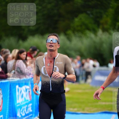 30.08.2026 - Elbe Triathlon Hamburg LAZAROV Photography http://msf.ph/oto/10055062 30.08.2026 11:00:44 Ziel 248, 584 meine-sportfotos.de