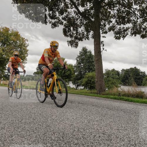 30.08.2026 - Elbe Triathlon Hamburg Michael Burmester http://msf.ph/oto/10055071 30.08.2026 11:22:48 Radfahren 1424, 1585, 1593 meine-sportfotos.de