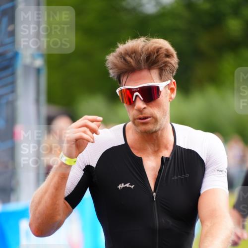 30.08.2026 - Elbe Triathlon Hamburg LAZAROV Photography http://msf.ph/oto/10055100 30.08.2026 11:00:59 Ziel 264, 498, 676, 987 meine-sportfotos.de