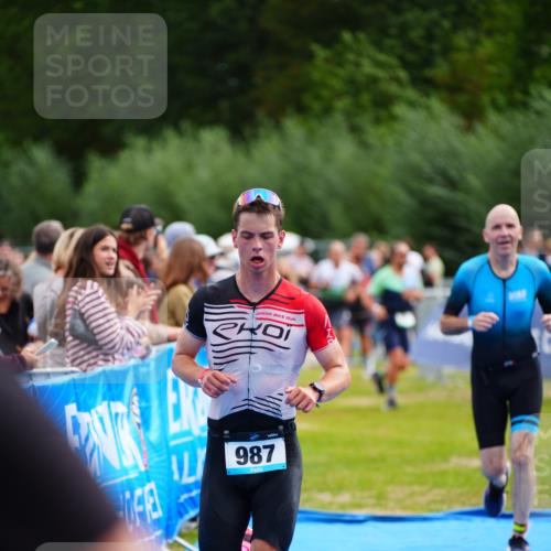 30.08.2026 - Elbe Triathlon Hamburg LAZAROV Photography http://msf.ph/oto/10055108 30.08.2026 11:01:06 Ziel 261, 264, 987 meine-sportfotos.de