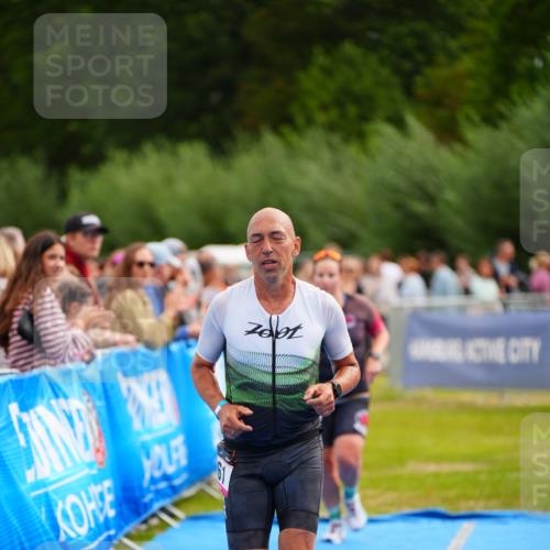 30.08.2026 - Elbe Triathlon Hamburg LAZAROV Photography http://msf.ph/oto/10055144 30.08.2026 11:01:14 Ziel 261, 391 meine-sportfotos.de